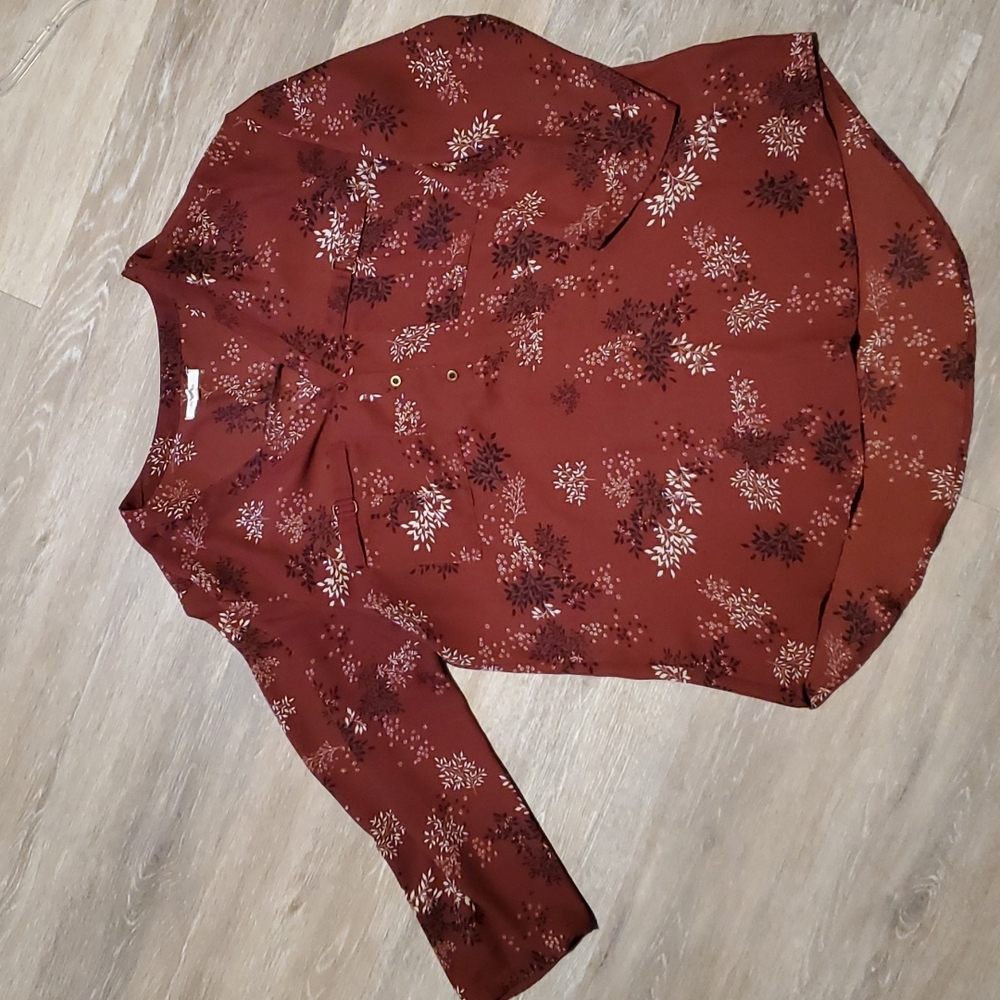 Maurice’s burgundy blouse like new